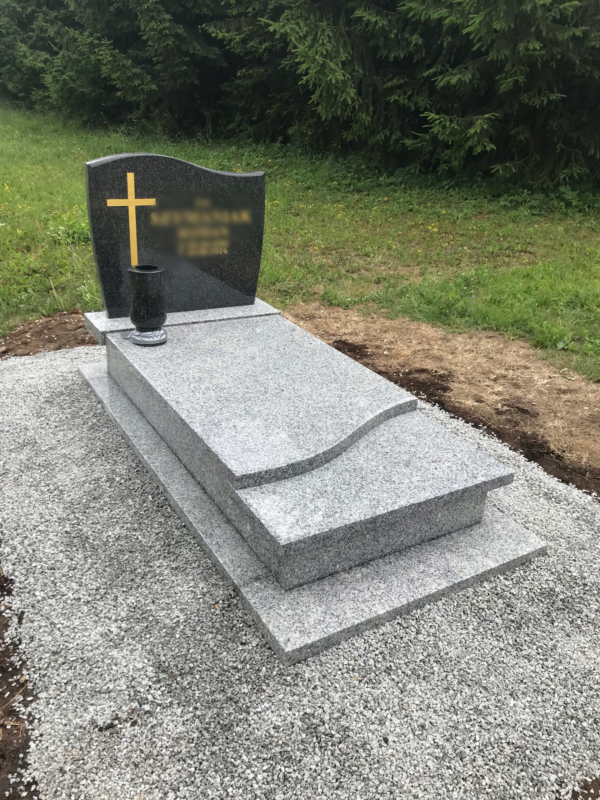 ŽULA NÁHROBNÉ NÁHOBKY PAMÄTNÝ BLOK